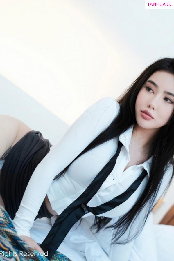 汤曼玲 玛鲁娜 [XiuRen]高清写真图 2023.04.11 No.6553 玛鲁娜Manuela 美臀短裙第19张图片